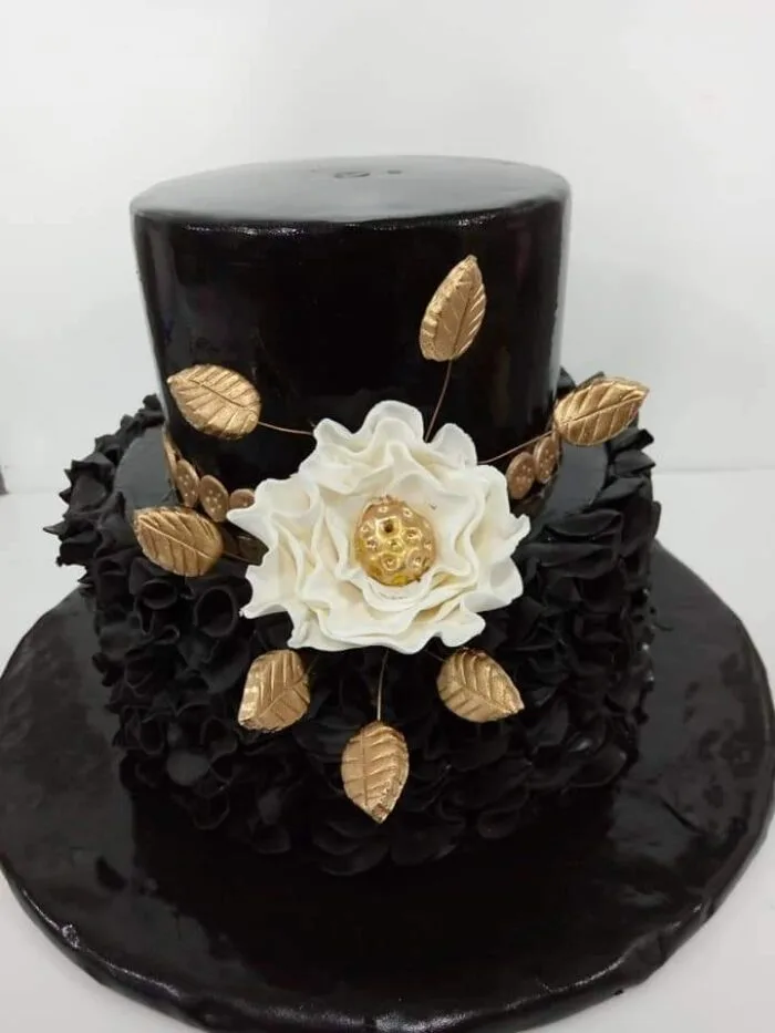 Delicious Black Beauty Cake - Image 1